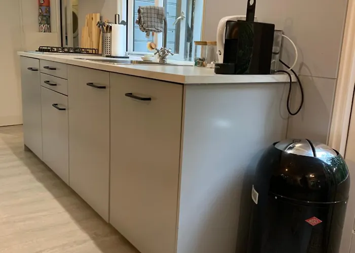 Kemping Natuurhuisje De Boshut *