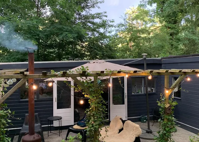 Camping Natuurhuisje De Boshut *